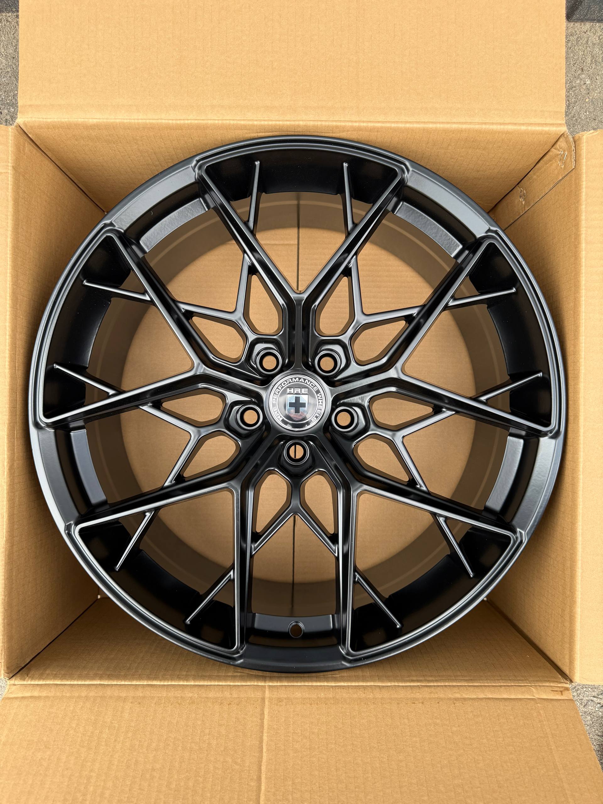 GR YZX049 R17