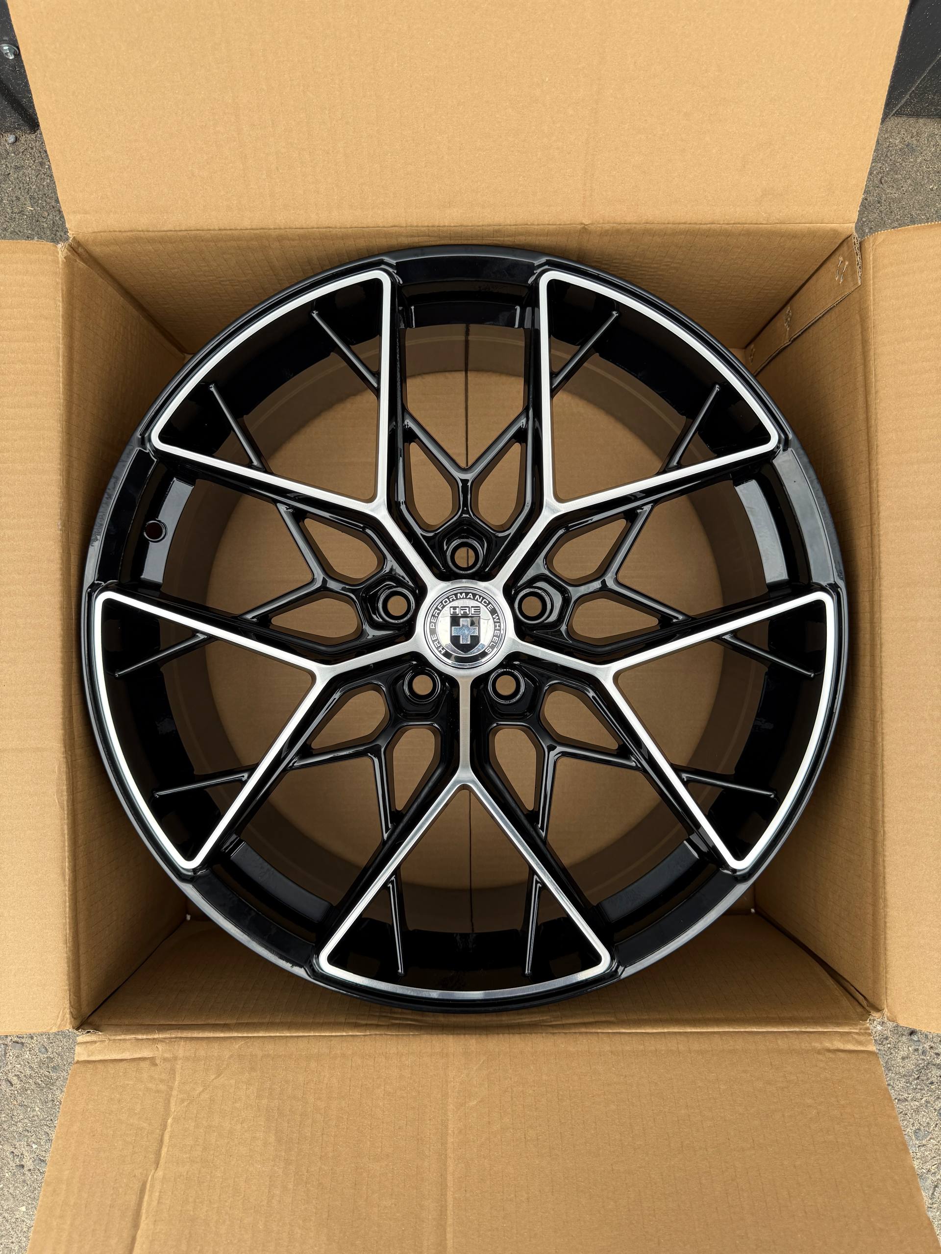 GR YZX049 R17