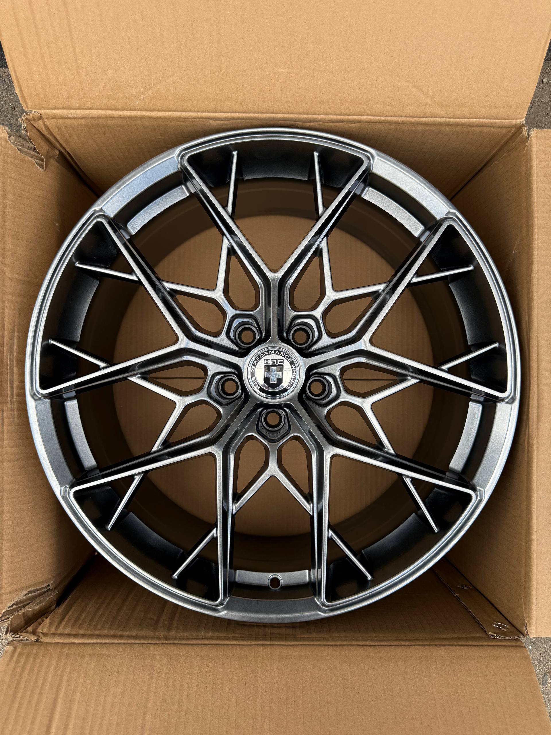 GR YZX049 R17