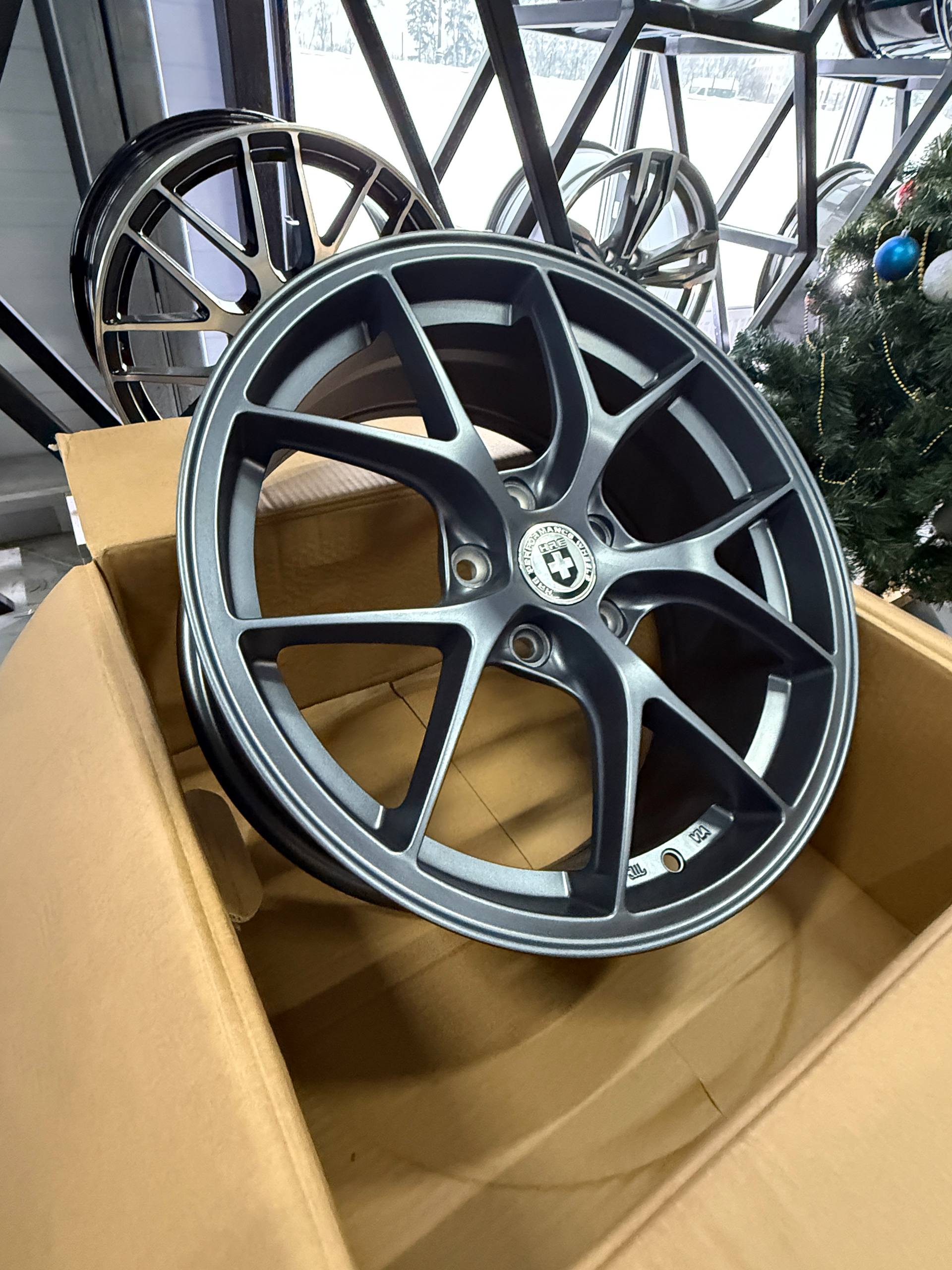 FF F125