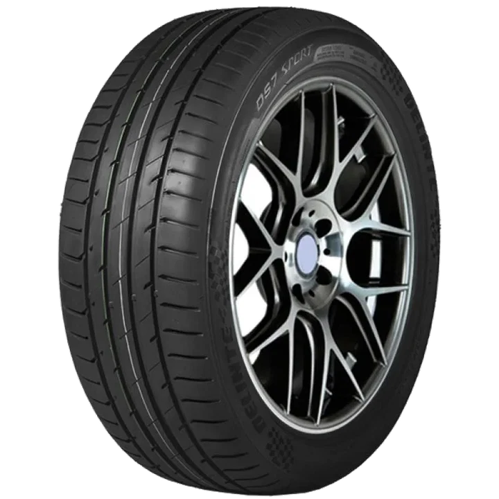 Delinte DS7 SPORT 225/45 R17, внешний вид протектора
